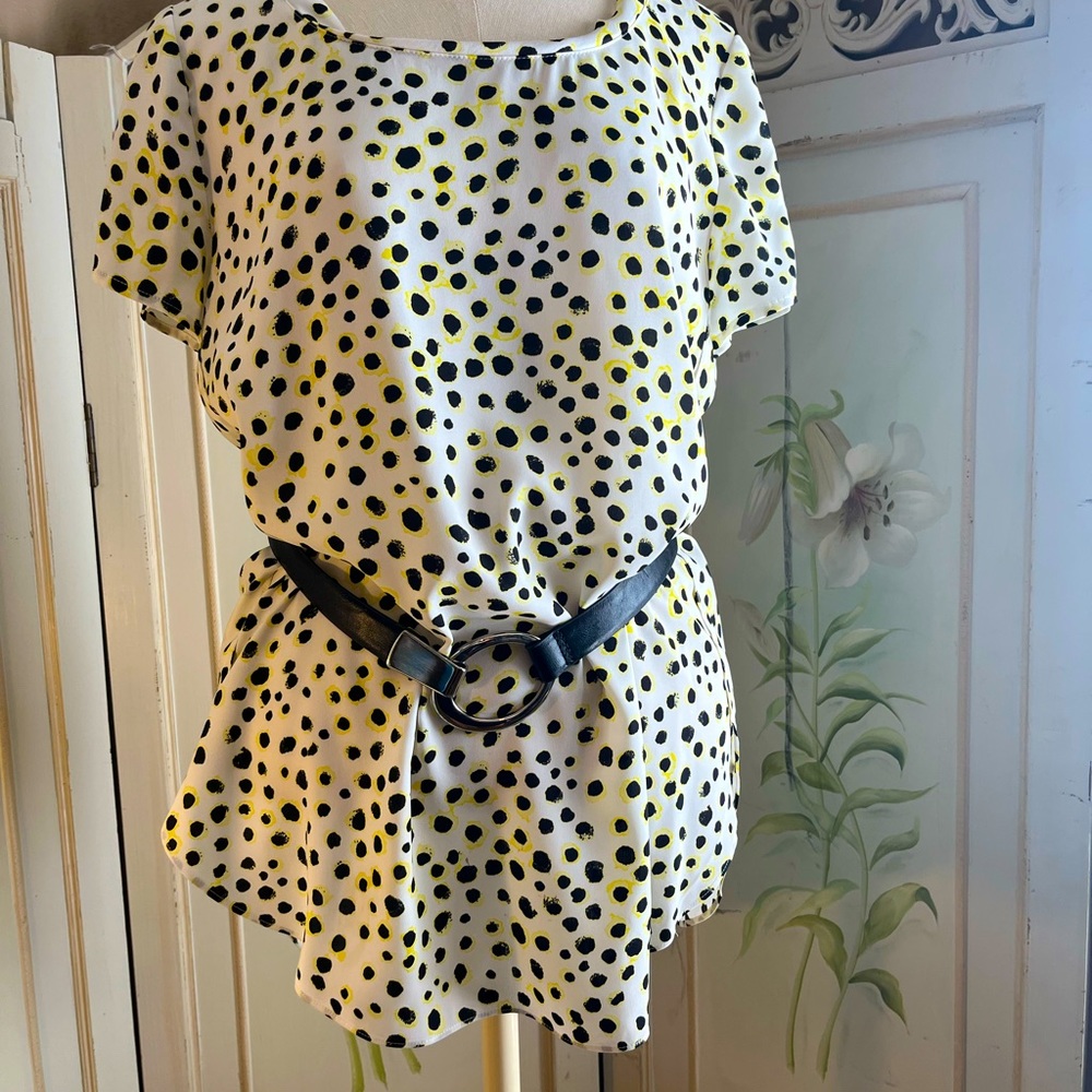 Ann Taylor black and yellow polka dot blouse size M ** belt sold separately